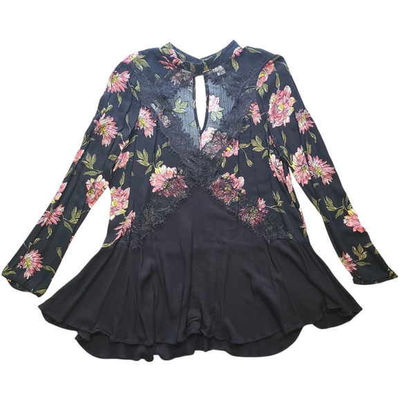 Daytrip Black Floral Lace Cutout Blouse Women’s Size Large Long Sleeve Peplum - Picture 7 of 13